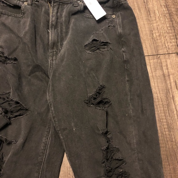 American Eagle Mom Ripped Jeans - Picture 2 of 4